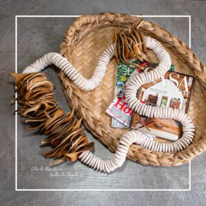 COLAR DE MESA BRANCO ORELHA DE ELEFANTE-G (1)