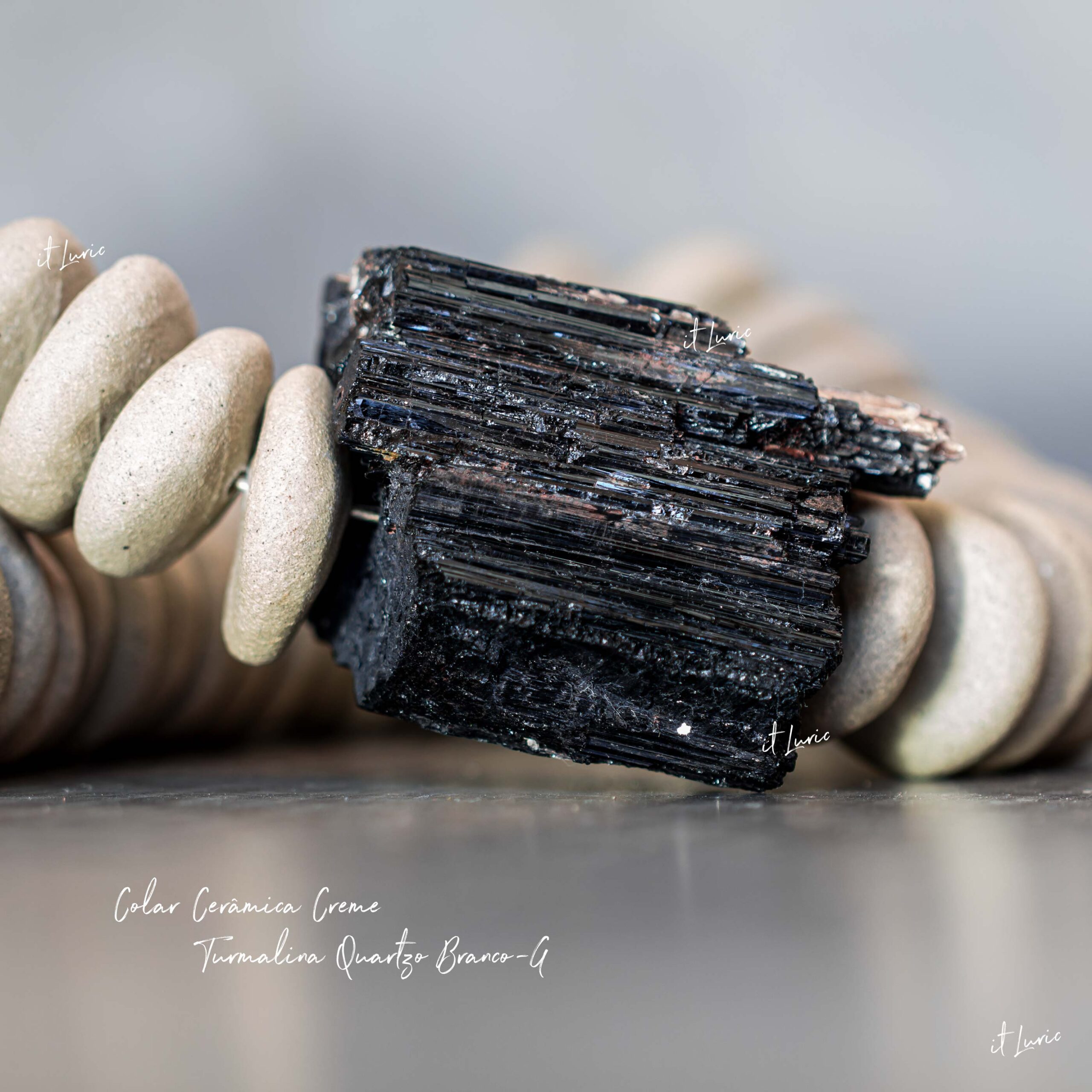 COLAR CERÂMICA CREME TURMALINA E QUARTZO BRANCO-G (15)