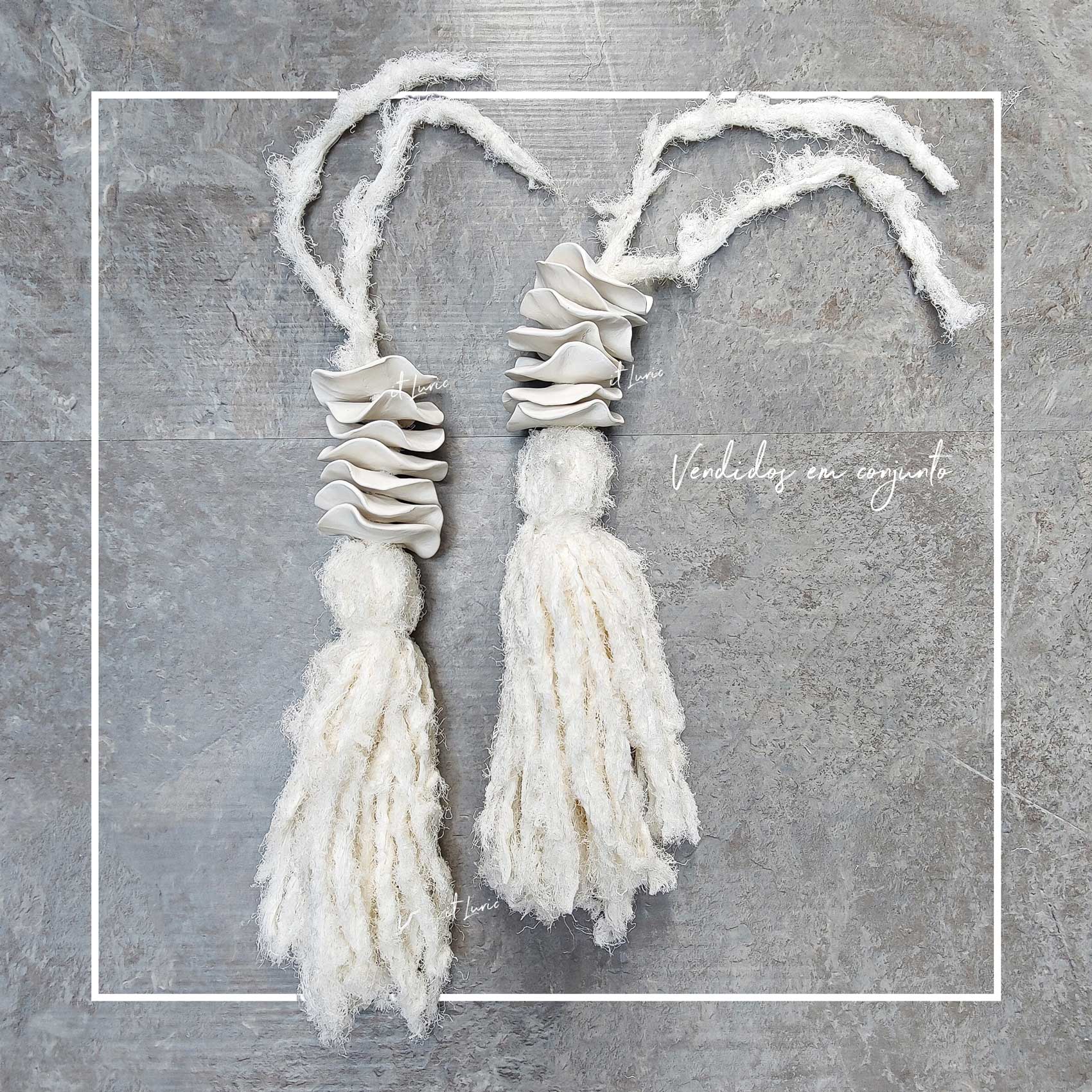 Conjunto Pingente Porcelana com Tassel de Pluma de Seda com Viscose Cor Natural 1 CONJUNTO PINGENTE PORCELANA COM TASSEL DE PLUMA DE SEDA COM VISCOSE COR NATURAL