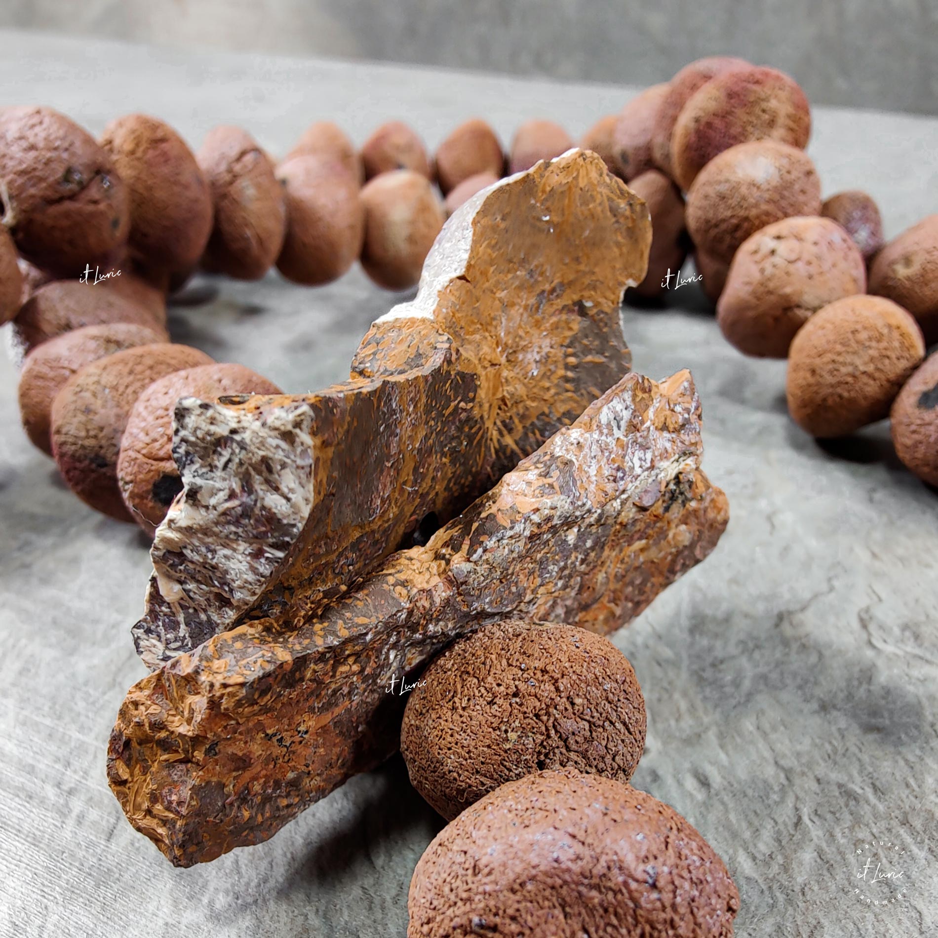 Colar-Decorativo-Terracota-Rustico-Pedras-Jaspe-Flor