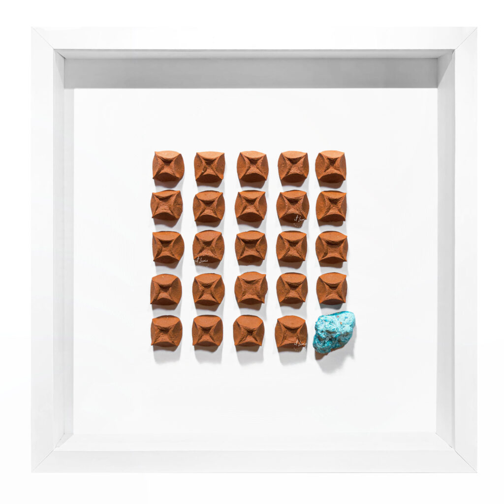 Quadro Massas Terracota com Pedra Banhada em Cobre e Oxidação Verde