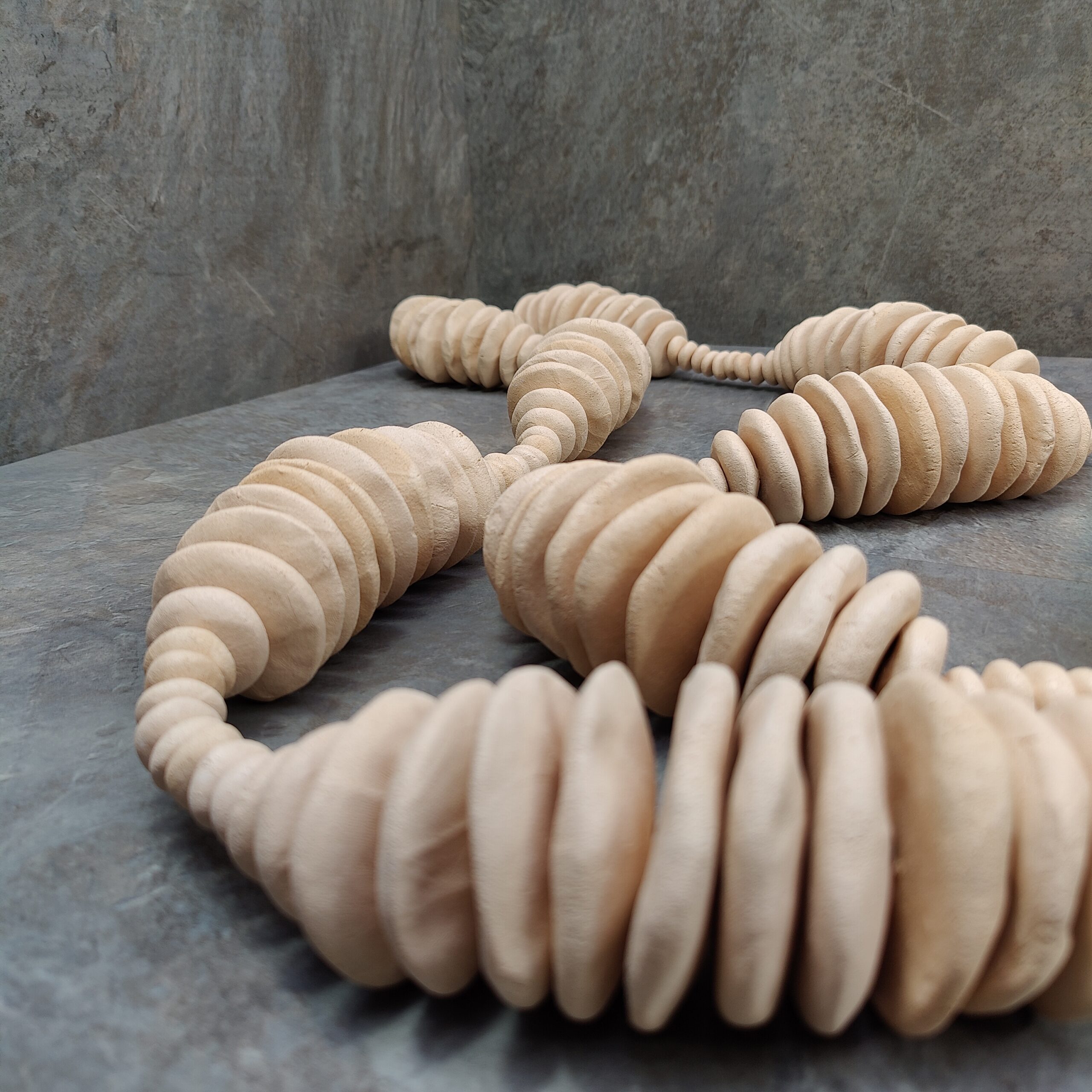 Escultura Orgânica em Cerâmica Marfim -GG