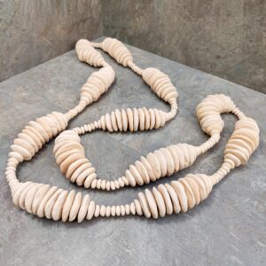Escultura Orgânica em Cerâmica Marfim -GG