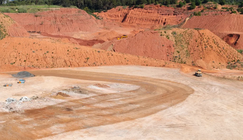 Cerâmica artesanal na decoração 2 Extração da Argila